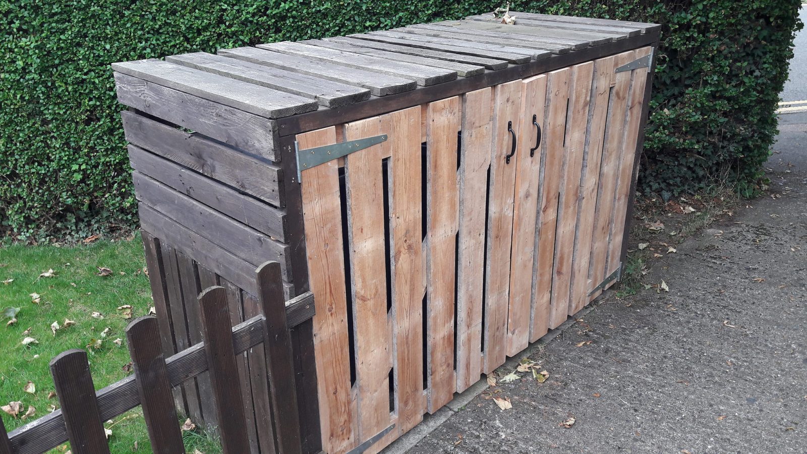 Pallet Wheelie Bin Shelter Garden Geek